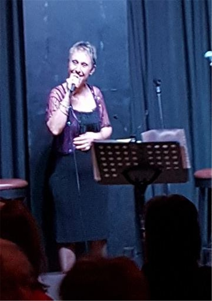 &quot;ΑΣ ΘΥΜΗΘΟΥΜΕ&quot;...μια βραδια ,γεμάτη συναισθήματα,με την Νεφέλη