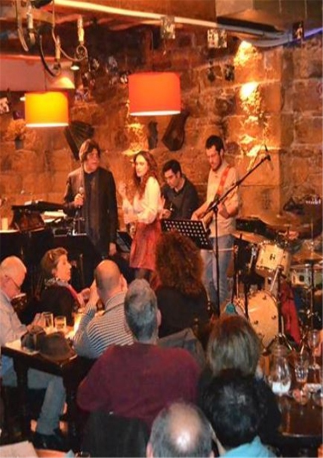 Καθήλωσαν το κοινό τους,η Κορίνα Λεγάκη και ο Νίκος Ξυδάκης,στο &quot;ΚΕΛΑΡΙ&quot; του ΑΤΗENAEUM...